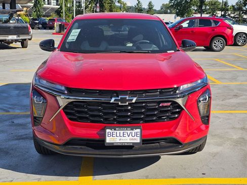 New 2026 Chevrolet Trax RS w/ Driver Confidence Package FWD image 8