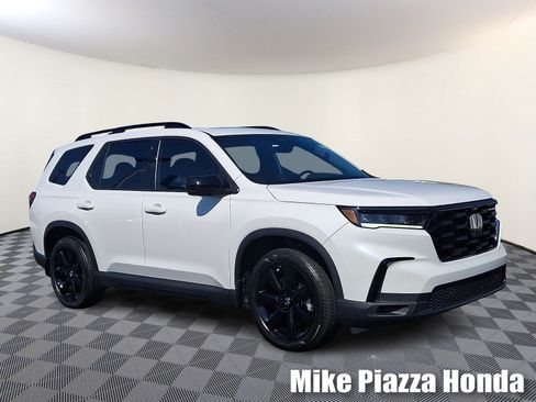 Used 2025 Honda Pilot Black Edition image 1
