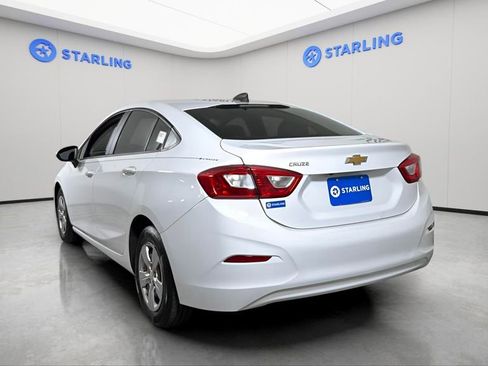 Used 2018 Chevrolet Cruze LS FWD image 6
