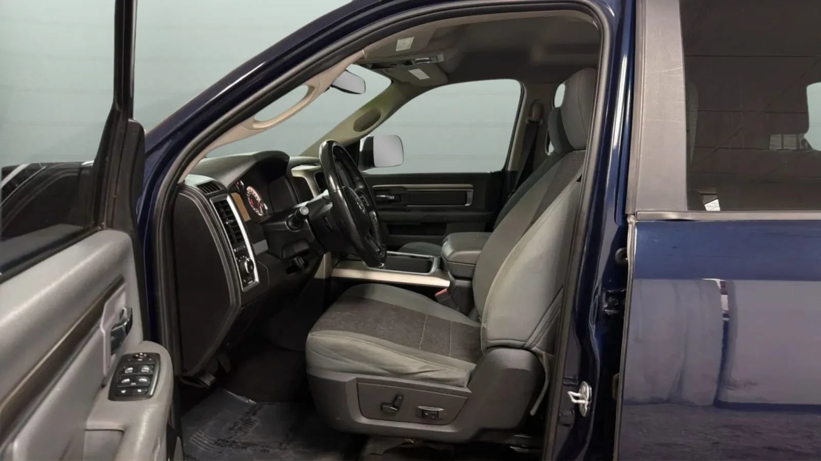 Used 2019 RAM 1500 Big Horn AWD/4WD image 19