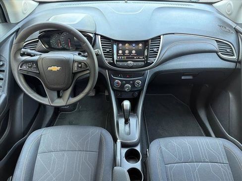 Used 2020 Chevrolet Trax LT AWD/4WD image 23