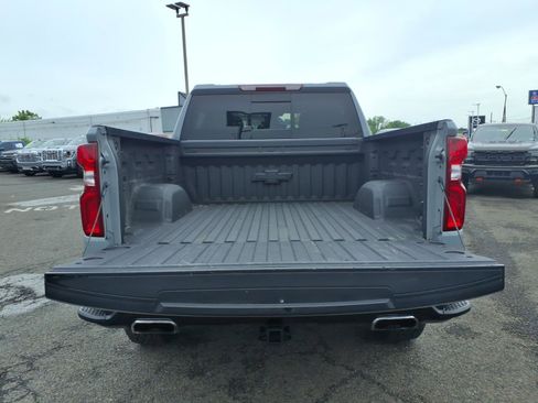 Used 2024 Chevrolet Silverado 1500 LT Trail Boss w/ Convenience Package II AWD/4WD image 18