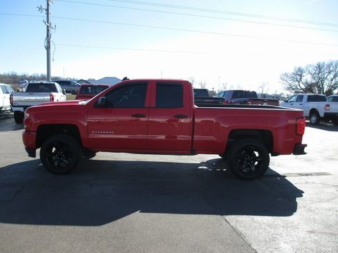Used 2018 Chevrolet Silverado 1500 Custom image 7