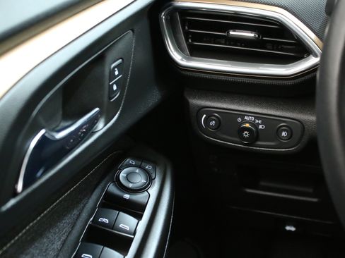 Certified 2023 Chevrolet TrailBlazer ACTIV w/ Convenience Package FWD image 17