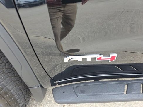 Used 2025 GMC Sierra 1500 AT4 w/ AT4 Premium Package image 5