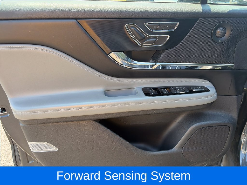 Used 2020 Lincoln Corsair Reserve AWD/4WD image 17