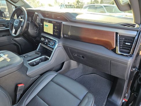 Used 2025 GMC Sierra 3500 Denali image 33
