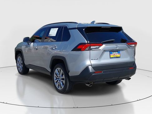 Used 2022 Toyota RAV4 XLE Premium FWD image 5