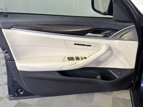 Used 2017 BMW 530i image 12