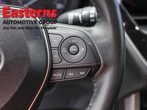 Used 2025 Toyota Corolla Cross LE FWD image 15
