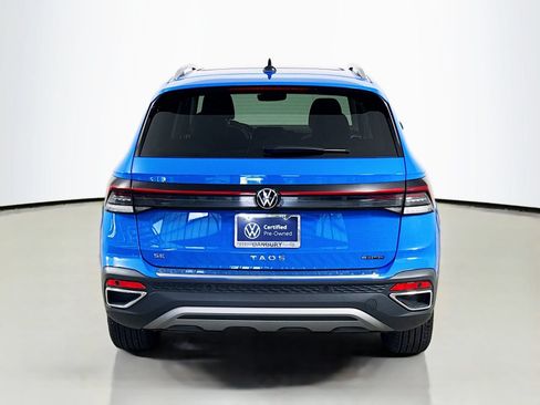 Used 2025 Volkswagen Taos SE w/ Panoramic Sunroof Package AWD/4WD image 10