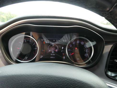 Used 2021 Dodge Challenger SXT RWD image 18
