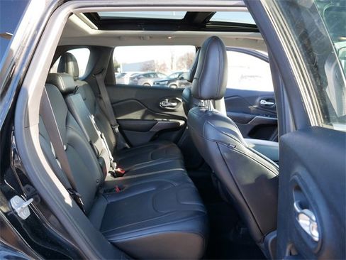 Used 2019 Jeep Cherokee Limited w/ Trailer Tow Group image 16