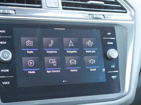 Used 2023 Volkswagen Tiguan SE AWD/4WD image 22