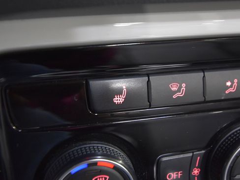 Used 2017 Volkswagen Beetle 1.8T SEL image 37