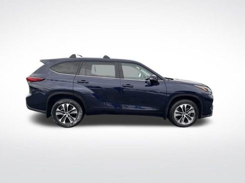Used 2023 Toyota Highlander L image 6