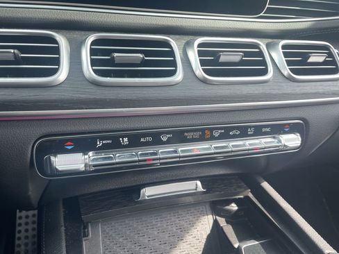 Used 2024 Mercedes-Benz GLS 450 4MATIC image 18