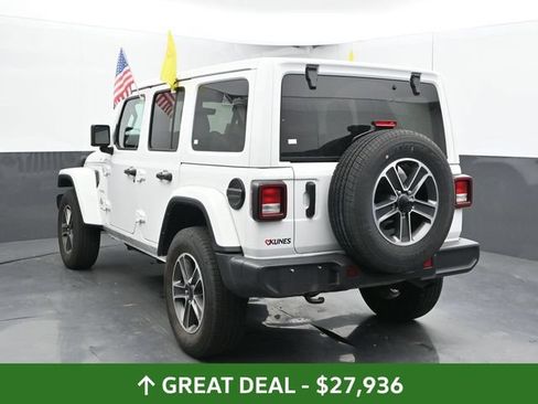 Used 2023 Jeep Wrangler Unlimited Sahara AWD/4WD image 12