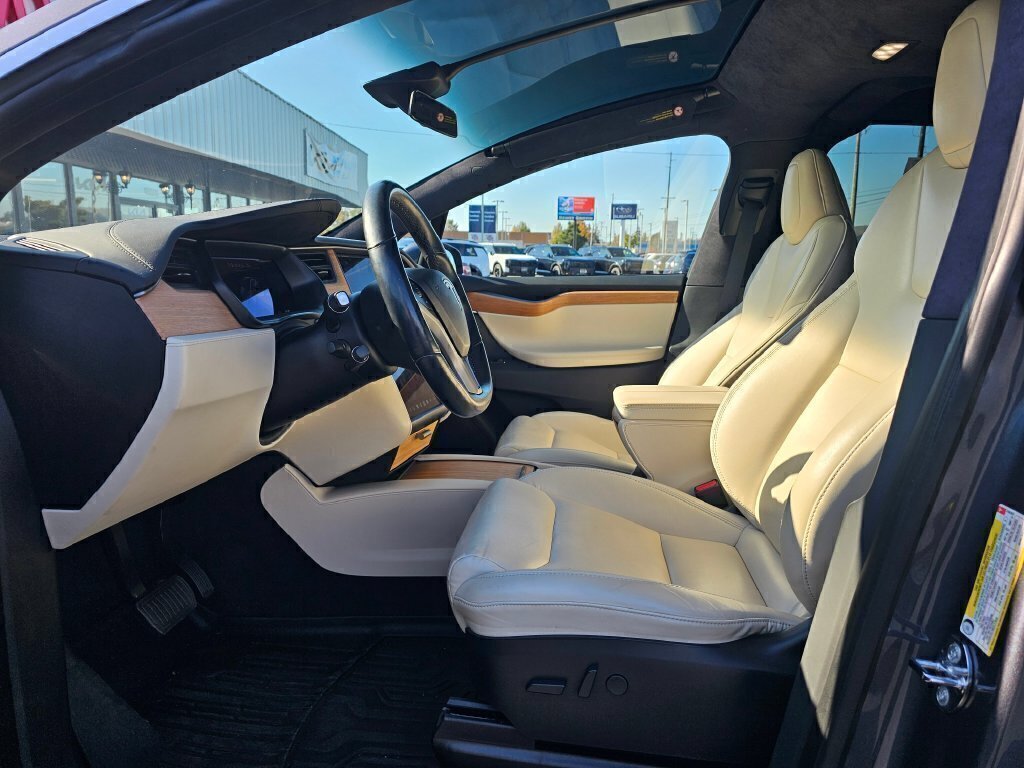 Used 2020 Tesla Model X Long Range AWD/4WD image 23