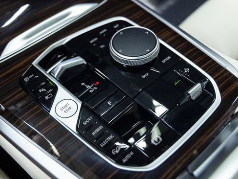 New 2026 BMW X5 xDrive50e image 21