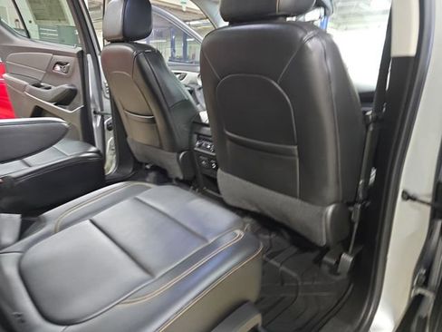 Used 2018 Chevrolet Traverse LT w/ LPO, Black Accent Package image 15