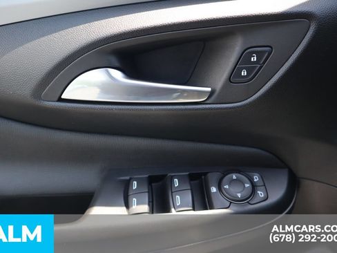 Used 2025 Buick Envista Preferred FWD image 16