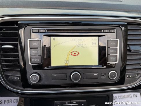 Used 2013 Volkswagen Beetle 2.5 image 38