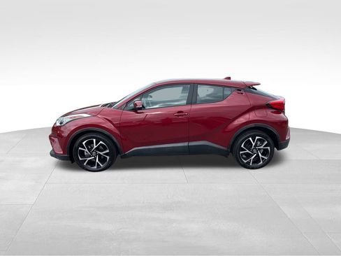 Used 2018 Toyota C-HR XLE image 4