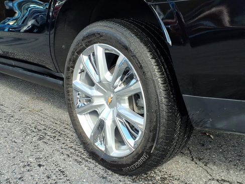 Used 2024 Chevrolet Tahoe High Country image 11