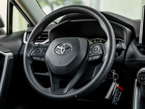 Used 2025 Toyota RAV4 LE AWD/4WD image 19
