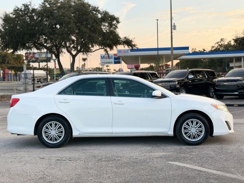 Used 2012 Toyota Camry LE image 6