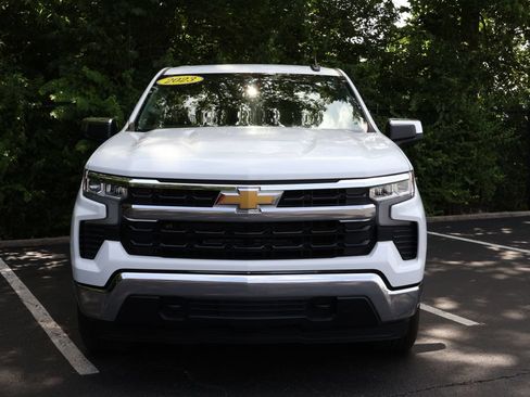 Used 2023 Chevrolet Silverado 1500 LT AWD/4WD image 2