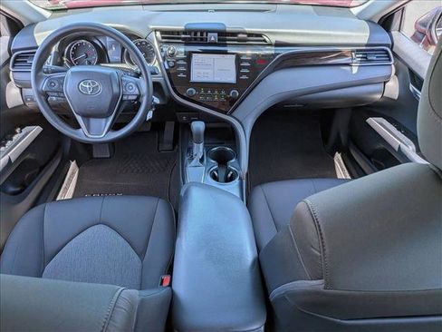Used 2019 Toyota Camry LE FWD image 17