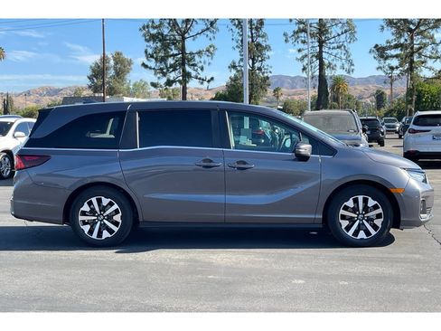 Used 2026 Honda Odyssey EX-L image 7