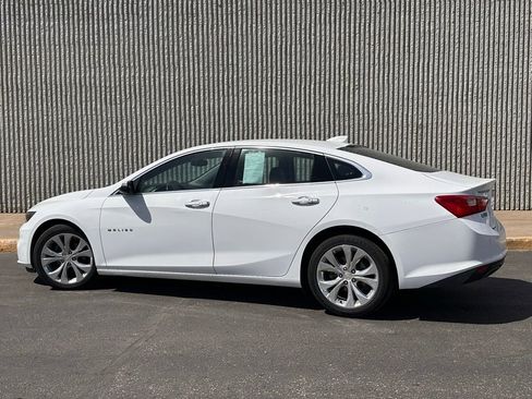 Used 2017 Chevrolet Malibu Premier w/ Driver Confidence Package FWD image 3