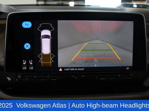 Used 2025 Volkswagen Atlas SE FWD image 20