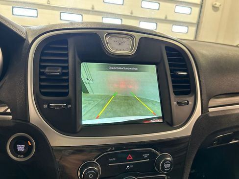 Used 2022 Chrysler 300 Touring w/ Sport Appearance Package image 23