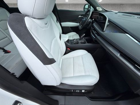 Certified 2024 Cadillac XT4 Sport FWD image 20