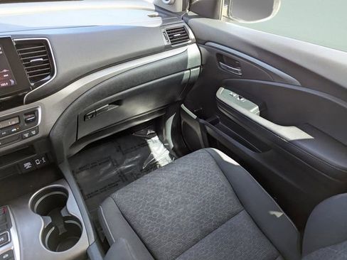 Used 2023 Honda Ridgeline Sport image 16