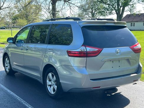 Used 2017 Toyota Sienna LE FWD image 7