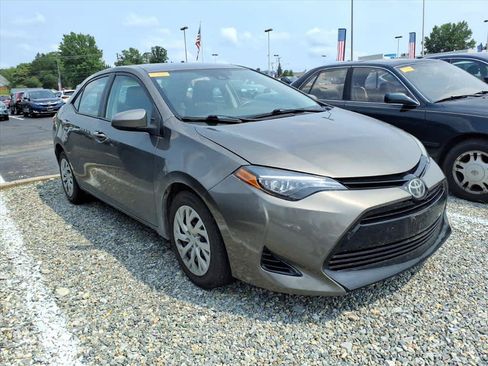 Used 2017 Toyota Corolla LE FWD image 12