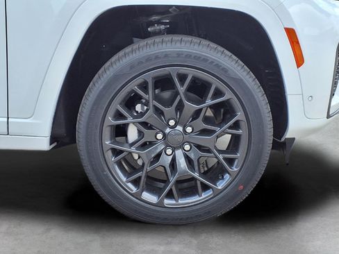 New 2026 Jeep Grand Cherokee L Summit image 7