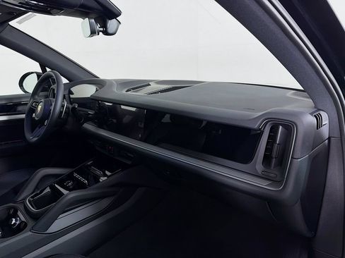 New 2026 Porsche Cayenne AWD/4WD image 31