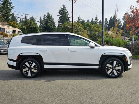 New 2026 Hyundai Ioniq 9 SEL image 8