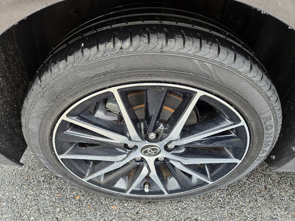 Used 2023 Toyota Camry SE FWD image 13