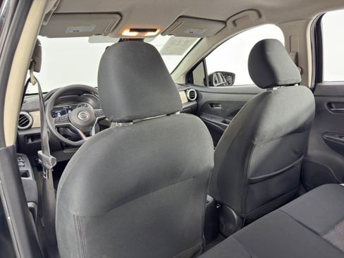 Used 2021 Nissan Versa SV image 27