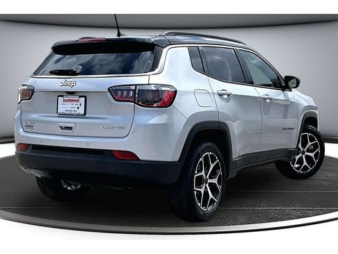 Certified 2026 Jeep Compass Limited AWD/4WD image 16