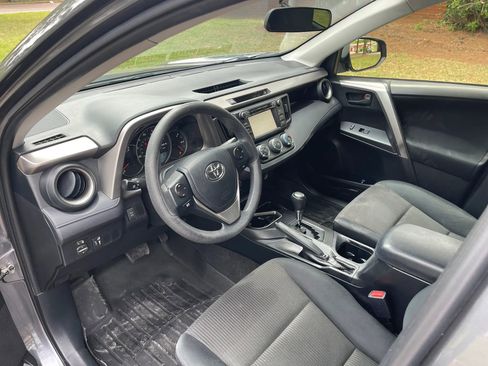Used 2016 Toyota RAV4 LE image 11