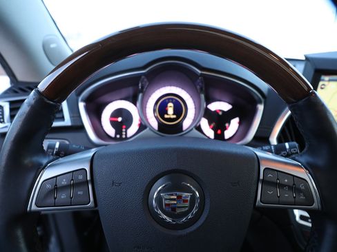 Used 2011 Cadillac SRX Luxury image 23