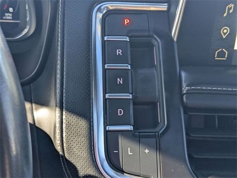 Used 2023 GMC Yukon SLT image 28